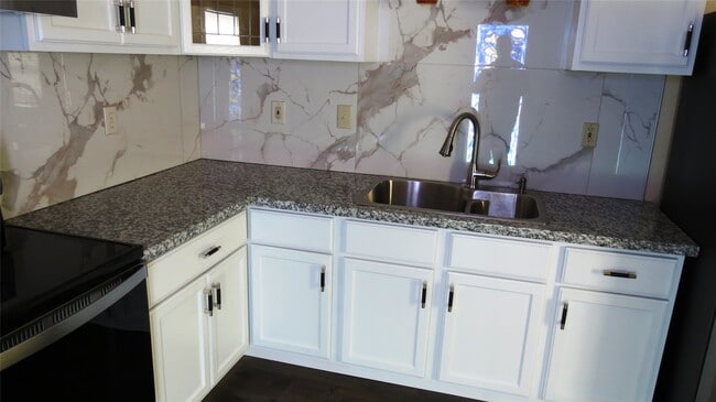 Building Photo - 2809 Avenue H