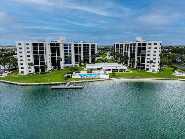 Building Photo - 19800 Sandpointe Bay Dr