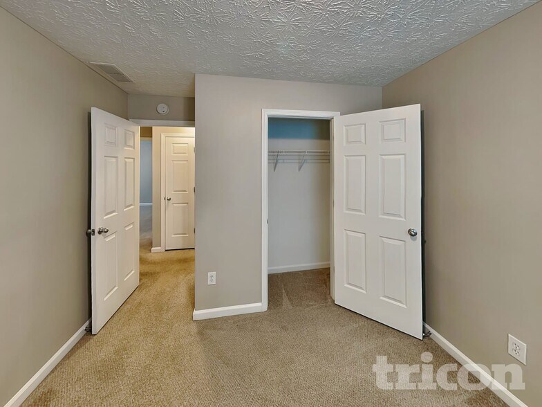 Building Photo - 210 Brookstone Trail