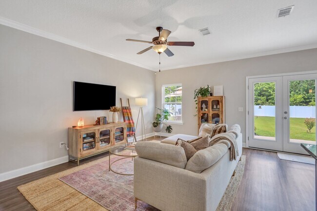 Building Photo - 725 Waterlily Ct