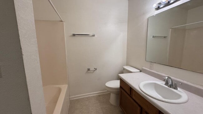 Building Photo - 131 Althea St