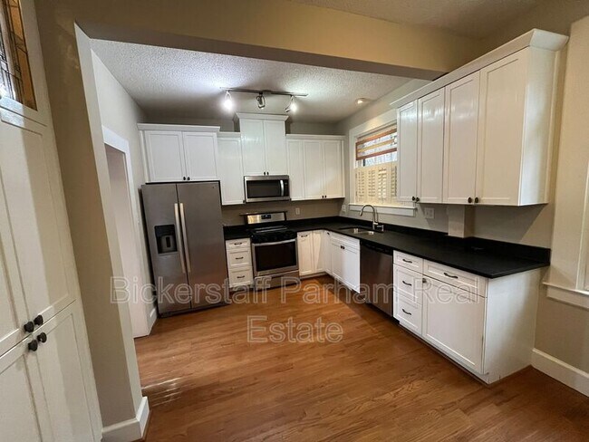 Building Photo - 1409 16th Ave