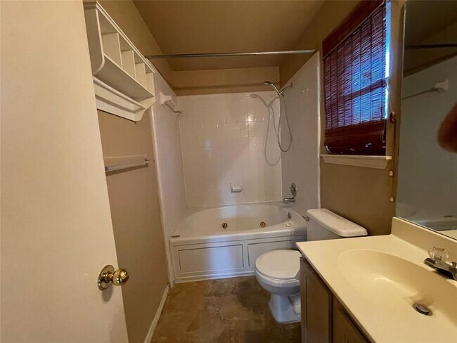 Building Photo - 729 Blue Oak Cir