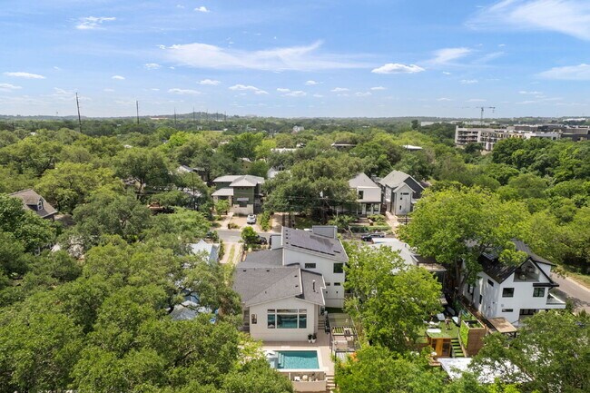 Building Photo - Modern Oasis in Bouldin Creek