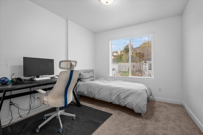 Building Photo - 645 S Plum Creek Ln E