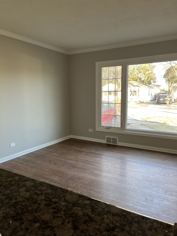 Building Photo - 324 N Schubert St