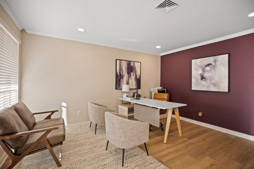 Building Photo - Oak City Apartments