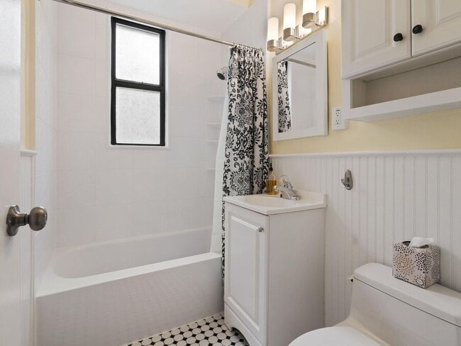 Building Photo - 2515 K St NW