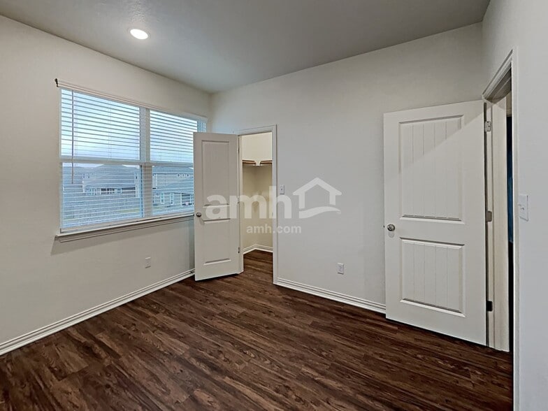 Building Photo - 360 Aspen Waters