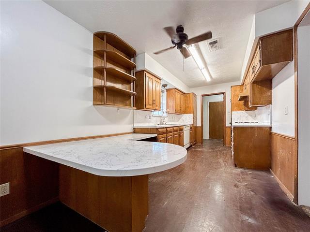 Building Photo - 1425 E Windsor Dr