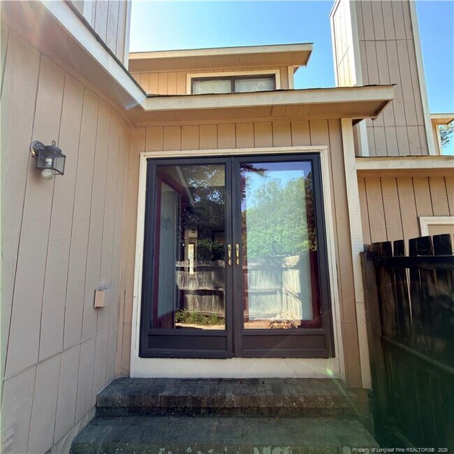 Building Photo - 1276 N Forest Dr