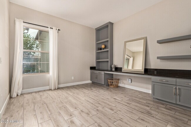 Building Photo - 11807 W Pkwy Ln