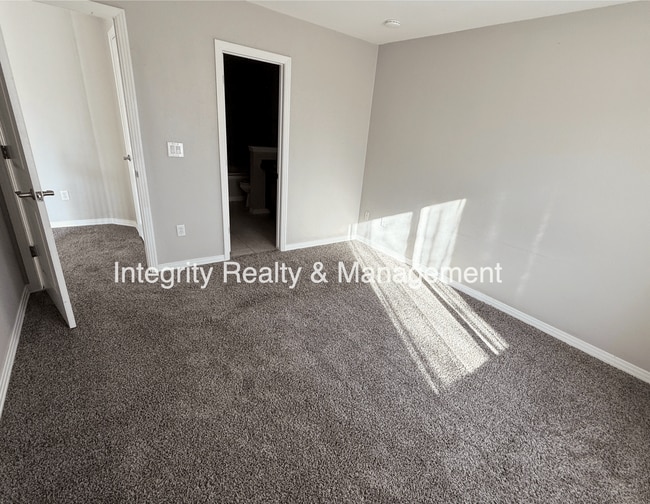 Building Photo - 4001 E 16th Ave