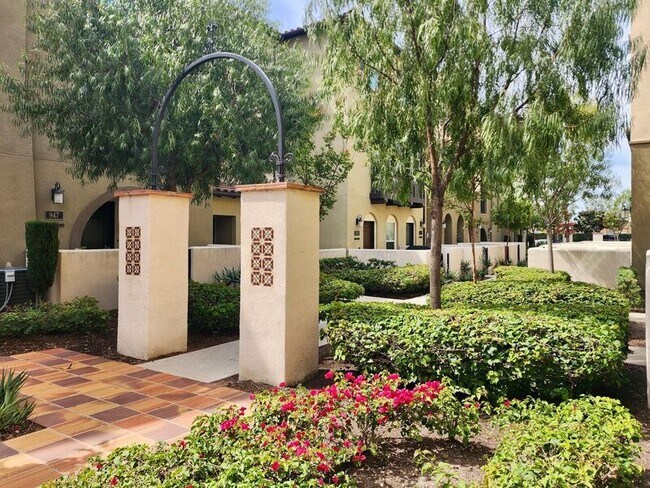 Building Photo - 2415 Tapestry Wy