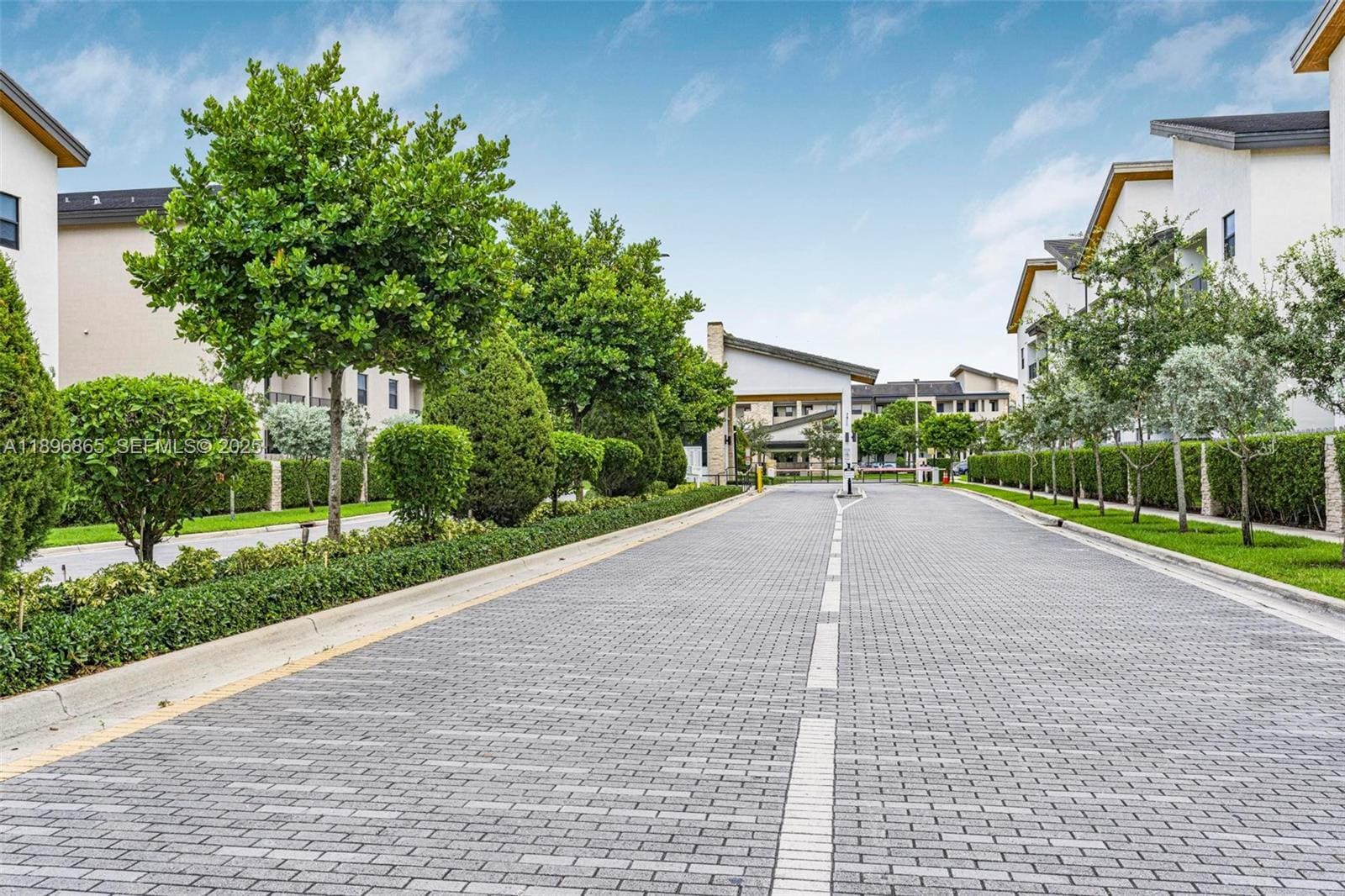 Building Photo - 7865 NW 104th Ave