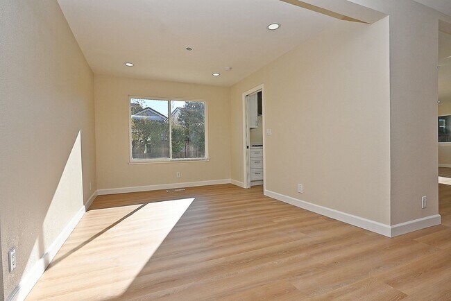Building Photo - $4590 -- Beautifully Remodeled Brookvale Home on a Quiet Court