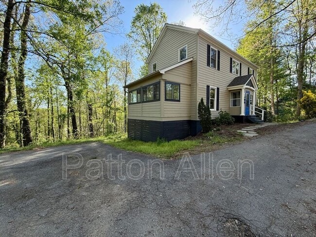 Building Photo - 92 Westover Dr