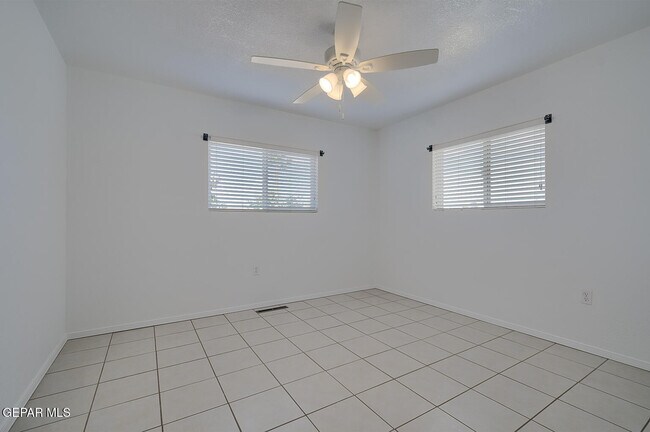 Building Photo - 9632 Gairloch Dr