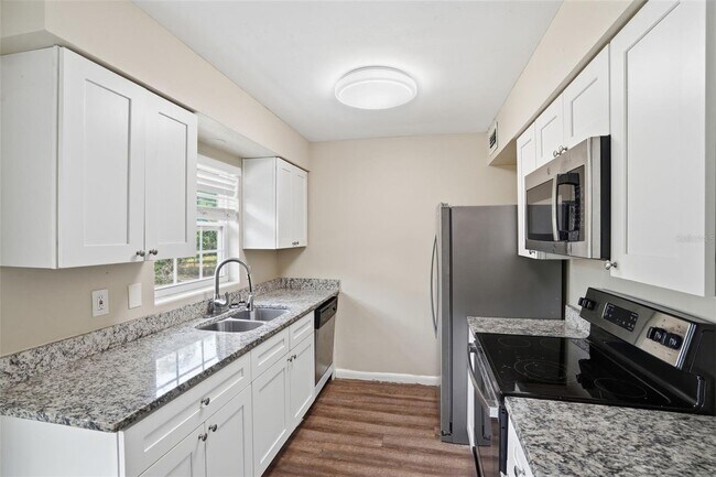 Building Photo - 1413 Sunridge Rd