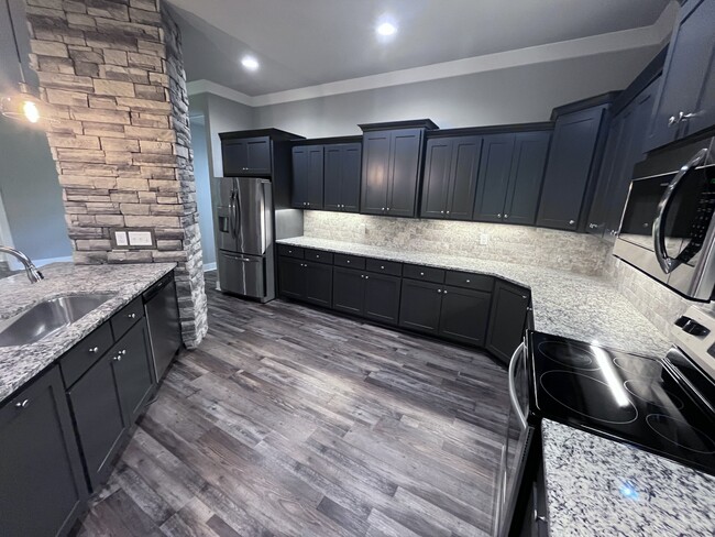 Building Photo - 206 Bridgewood Dr