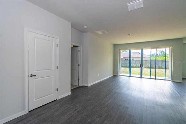 Building Photo - 1348 Palau St SE