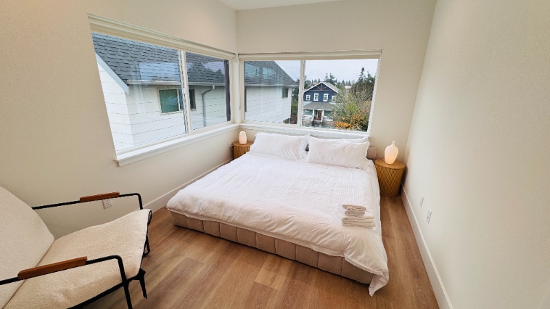 Building Photo - 4029A 51st Ave SW