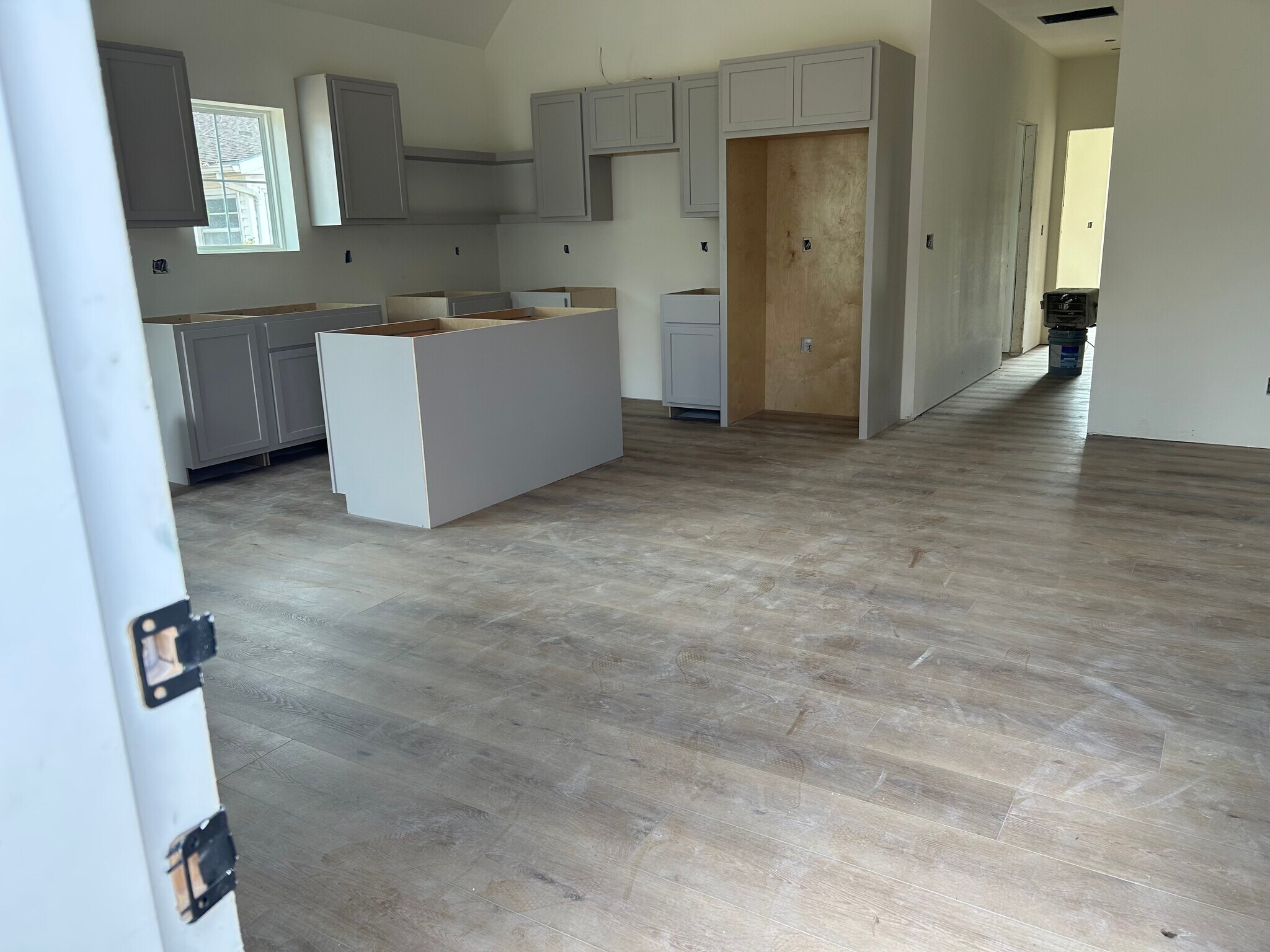 Building Photo - 1506 W Meadowmere St