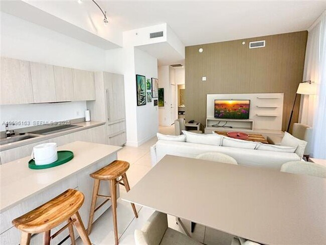 Building Photo - 4111 S Ocean Dr