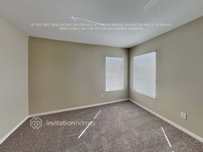 Building Photo - 325 Vine Cliff St