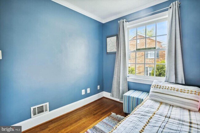 Building Photo - 821 Church St