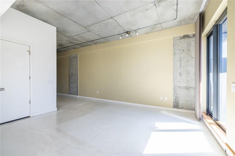 Building Photo - 335 W Ponce de Leon Ave