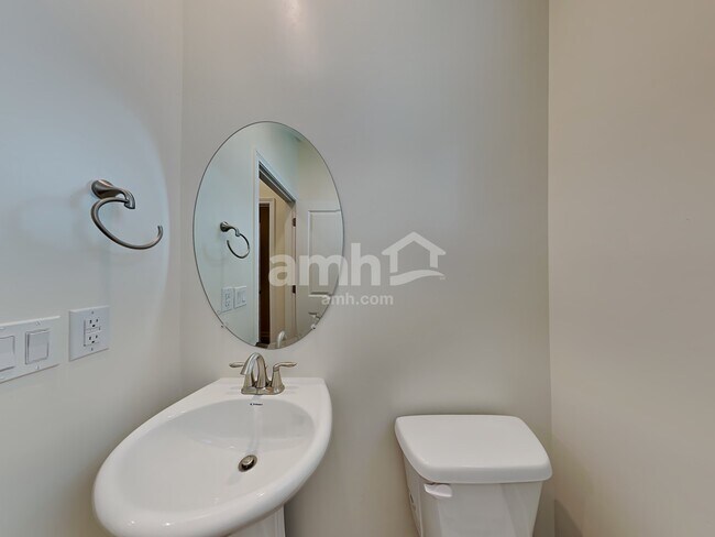 Building Photo - 1205 Wagon Way