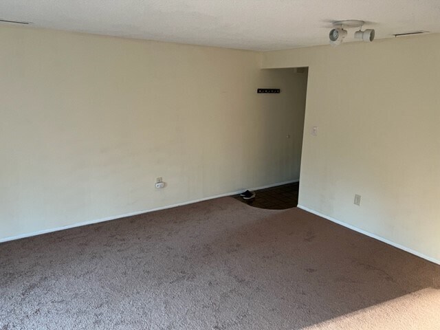 Building Photo - 1111 Aspen Dr