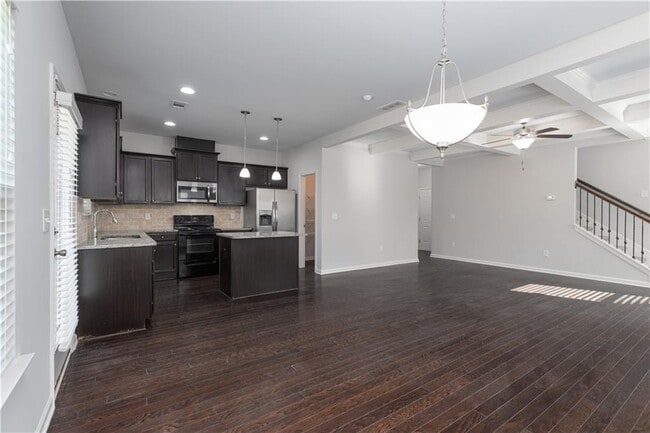 Building Photo - 4758 Highland Ave
