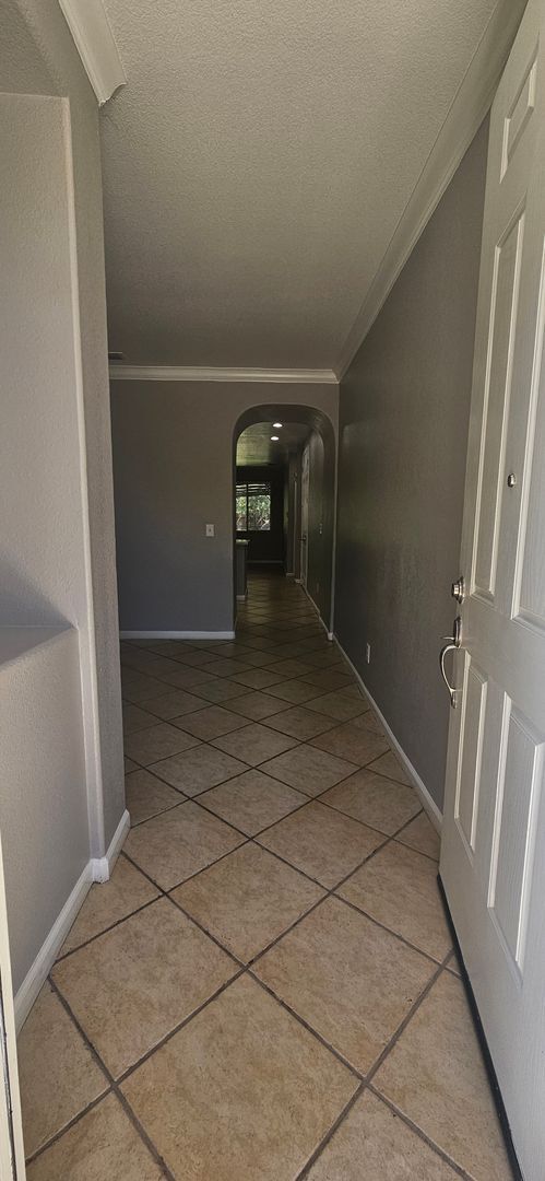 Building Photo - 5796 Bridgecross Dr