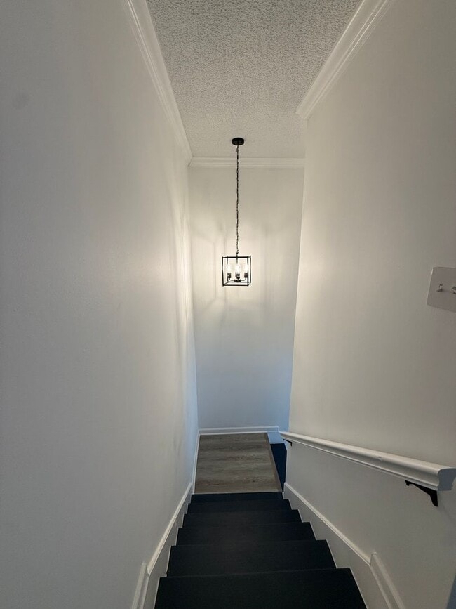 Building Photo - Newly Renovated Townhome 2 Bedroom - 2.5 Bathrooms