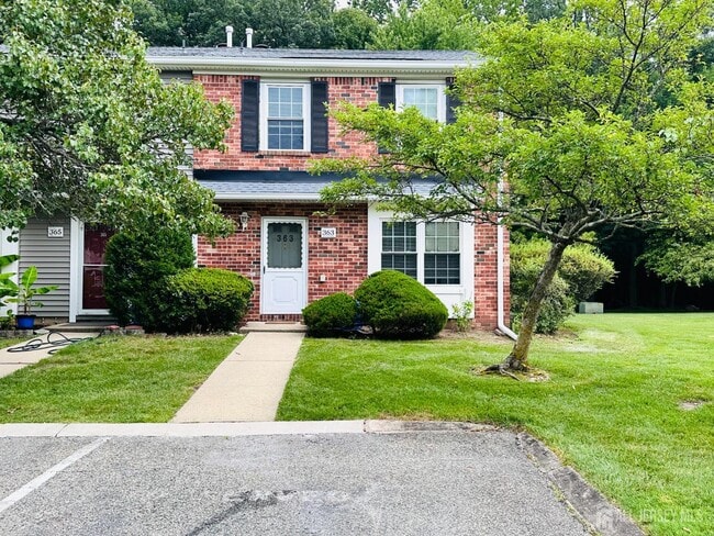 Primary Photo - 363 Constitution Cir