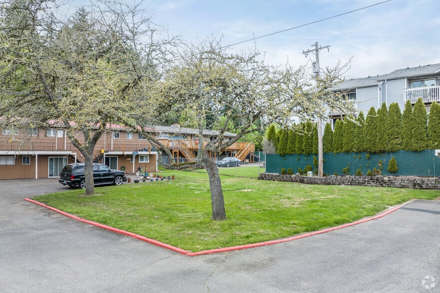 Exterior - Stoneway Apartments