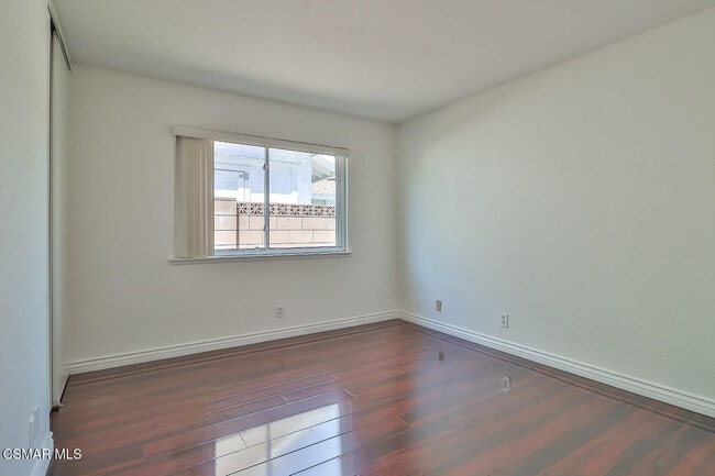 Building Photo - 2279 Connell Ave