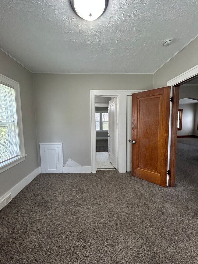 Building Photo - 3516 N 47th Ave