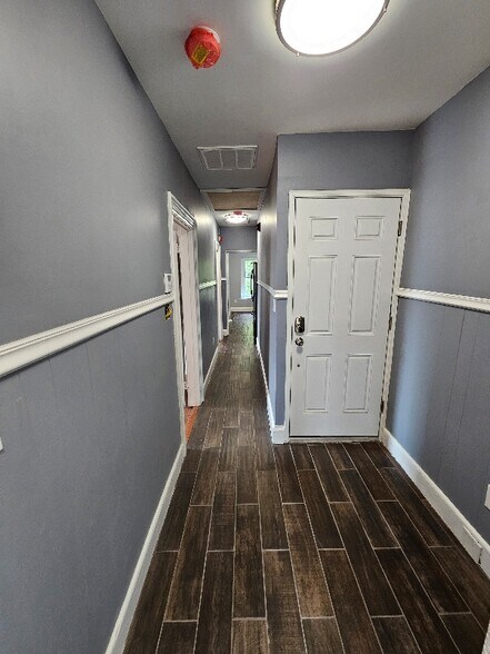 Building Photo - 142 Sumac St