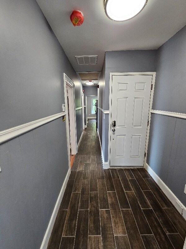 Building Photo - 142 Sumac St