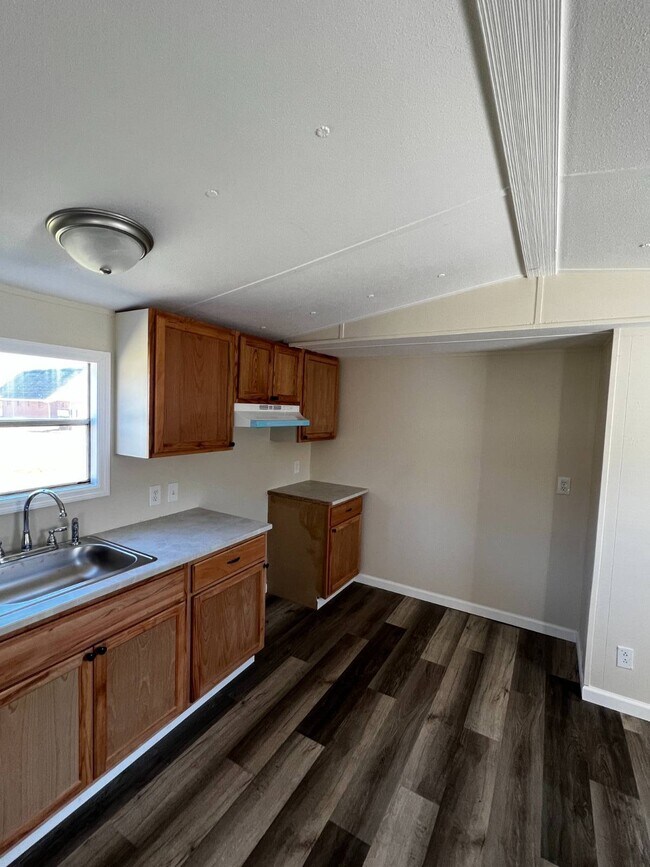 Building Photo - 103 Hussey Mhp Ln