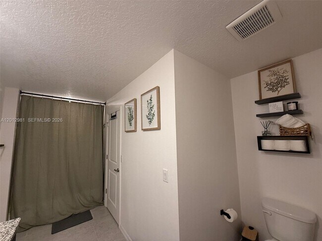 Building Photo - 1557 SW Dycus Ave