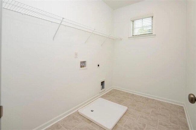 Building Photo - 1525 Wellston Dr