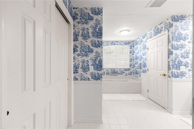 Building Photo - 8934 SW 8th St