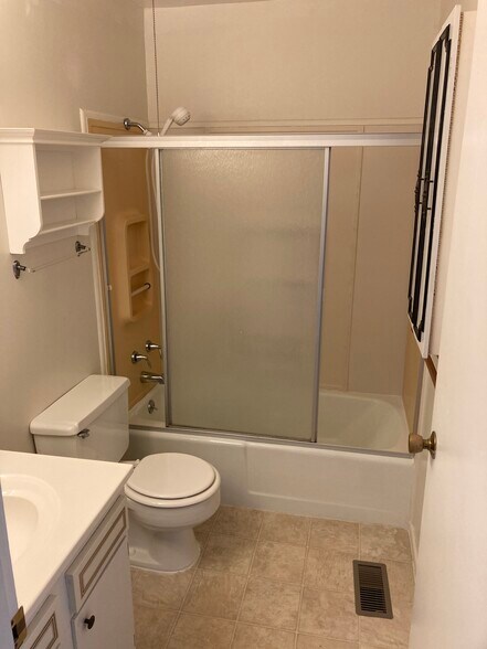 Building Photo - 2275 N Cable Rd