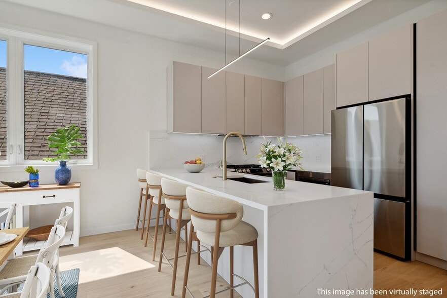 Kitchen - 2132 W Rice St