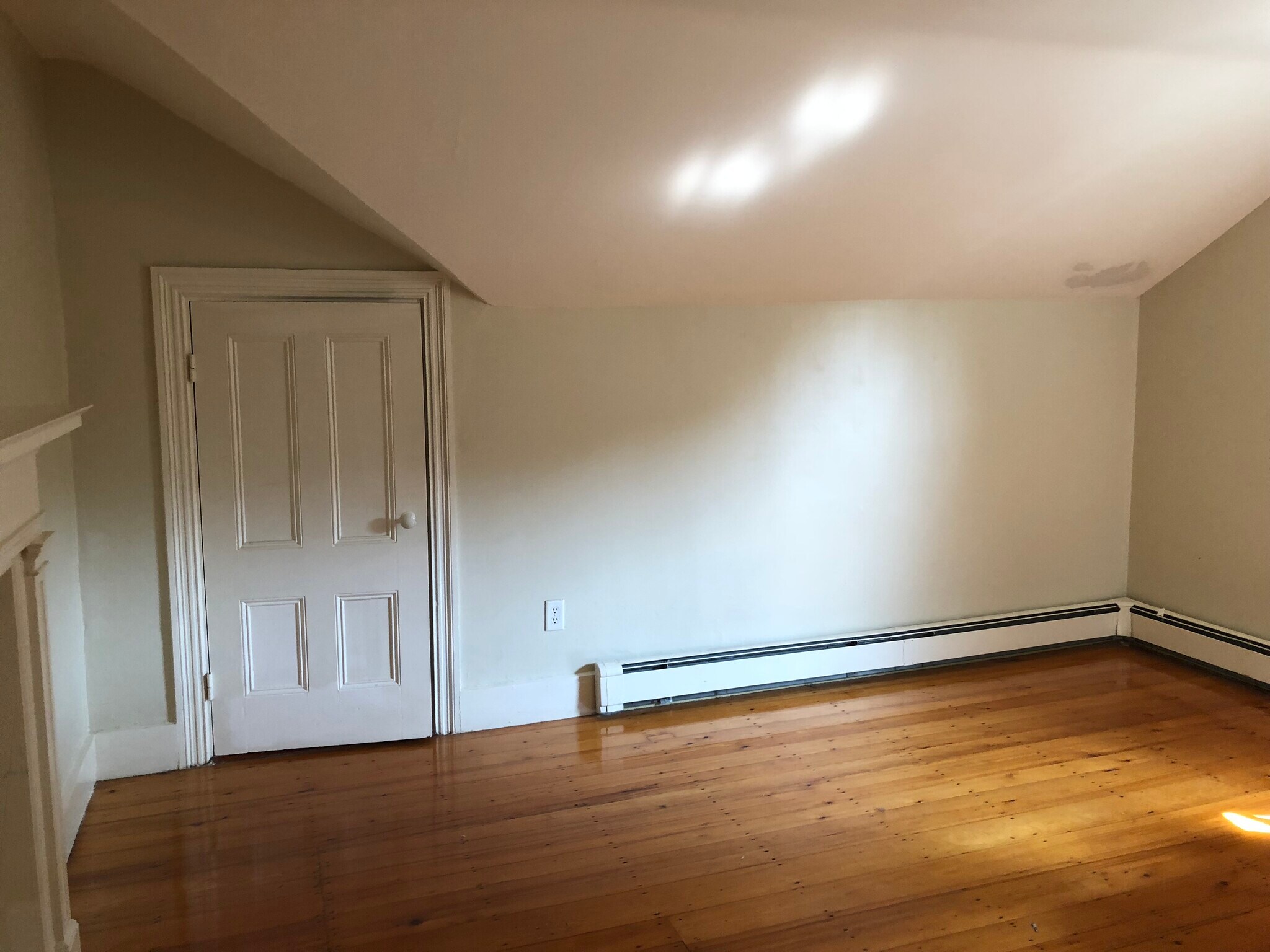 Building Photo - 35 Greenough Ave