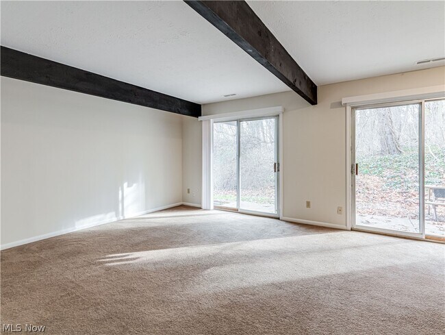 Building Photo - 2550 Chamberlain Rd